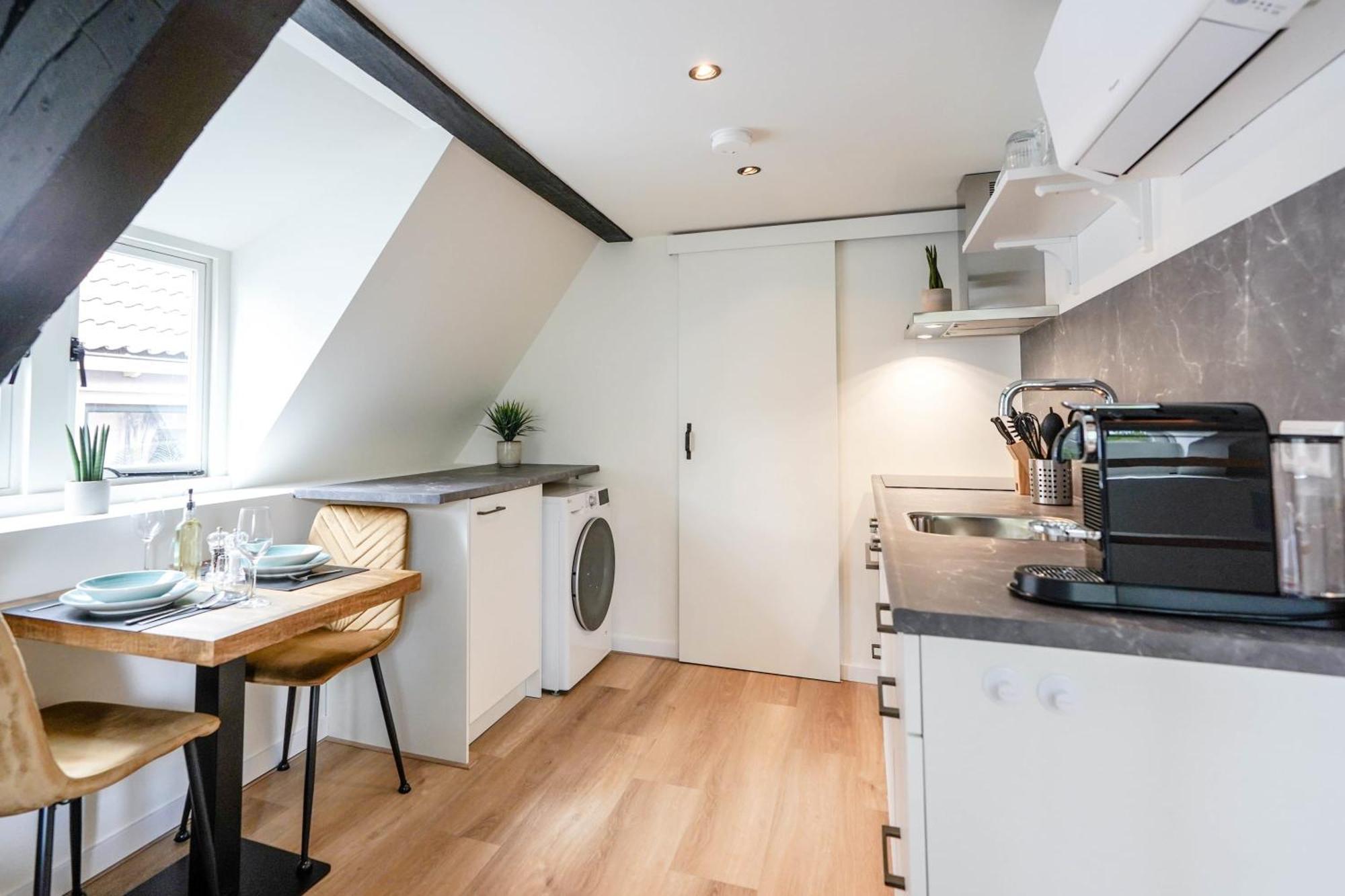 Beautiful Apartment With Loft เดลฟท์ ภายนอก รูปภาพ