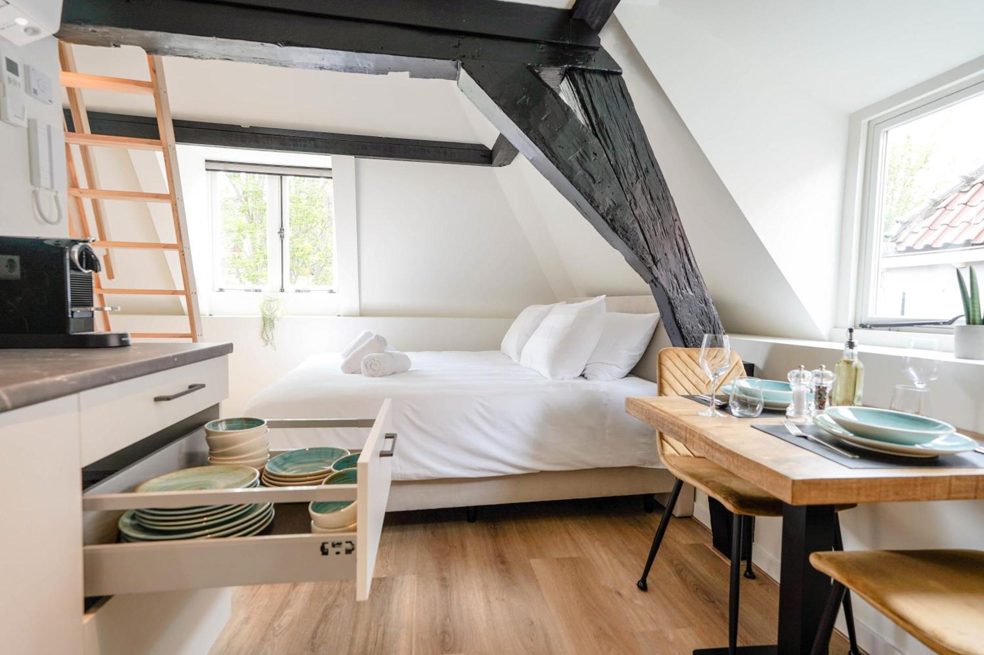 Beautiful Apartment With Loft เดลฟท์ ภายนอก รูปภาพ